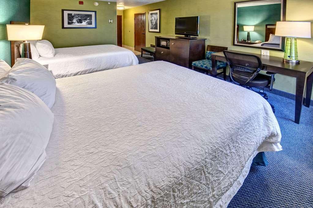 Hampton Inn Greensburg Room photo