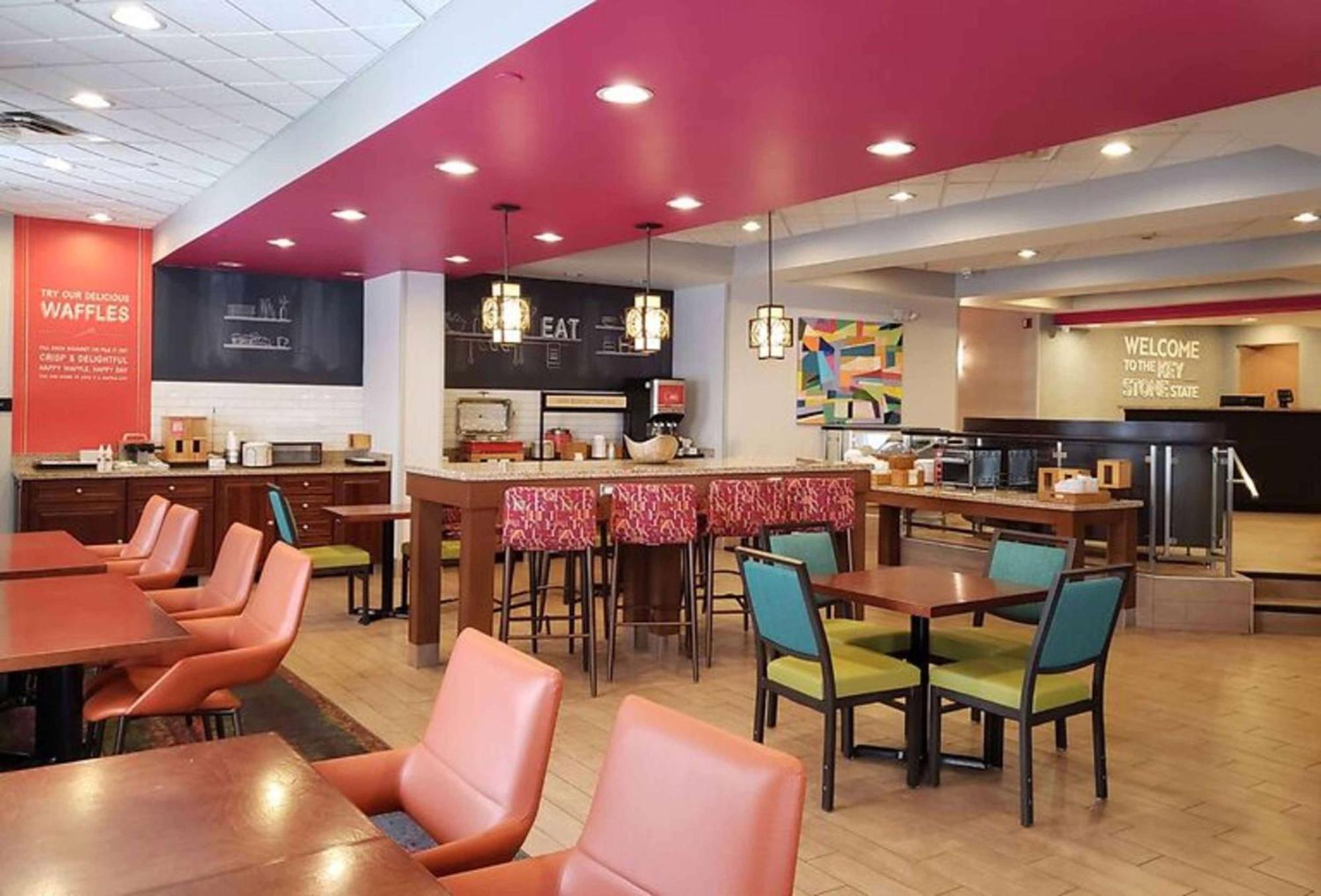Hampton Inn Greensburg Exterior photo